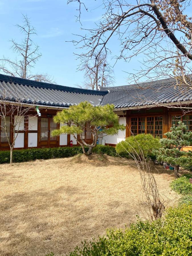 Buyongheon Hotel Jeonju Exterior photo